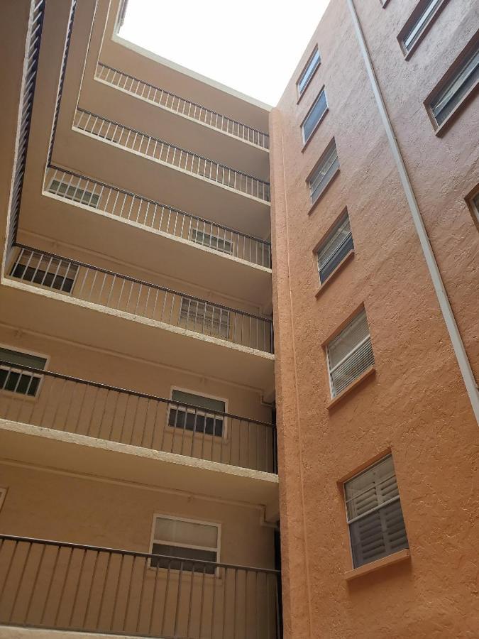 Holiday Villas III #311 Clearwater Beach Exterior photo